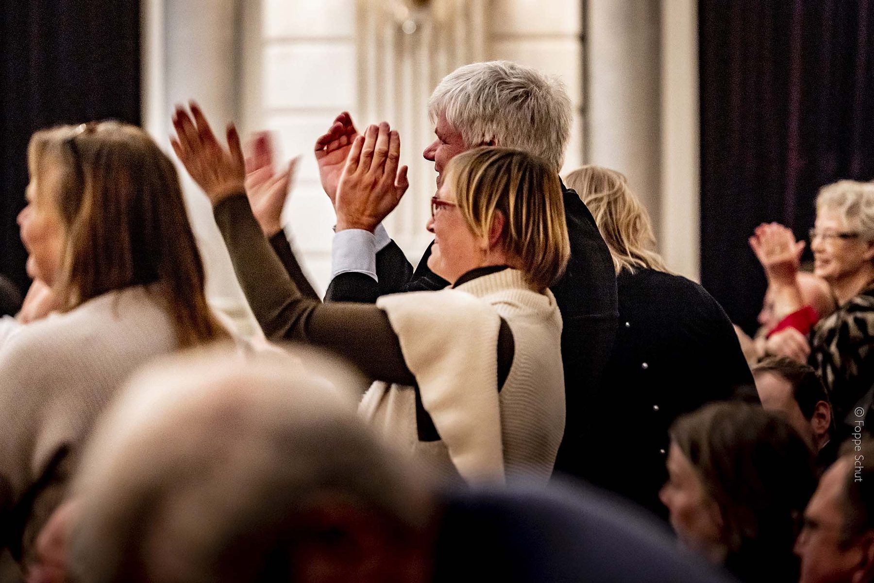 Jonge musicus tijdens een optreden bij de Experience Klassiek Academy