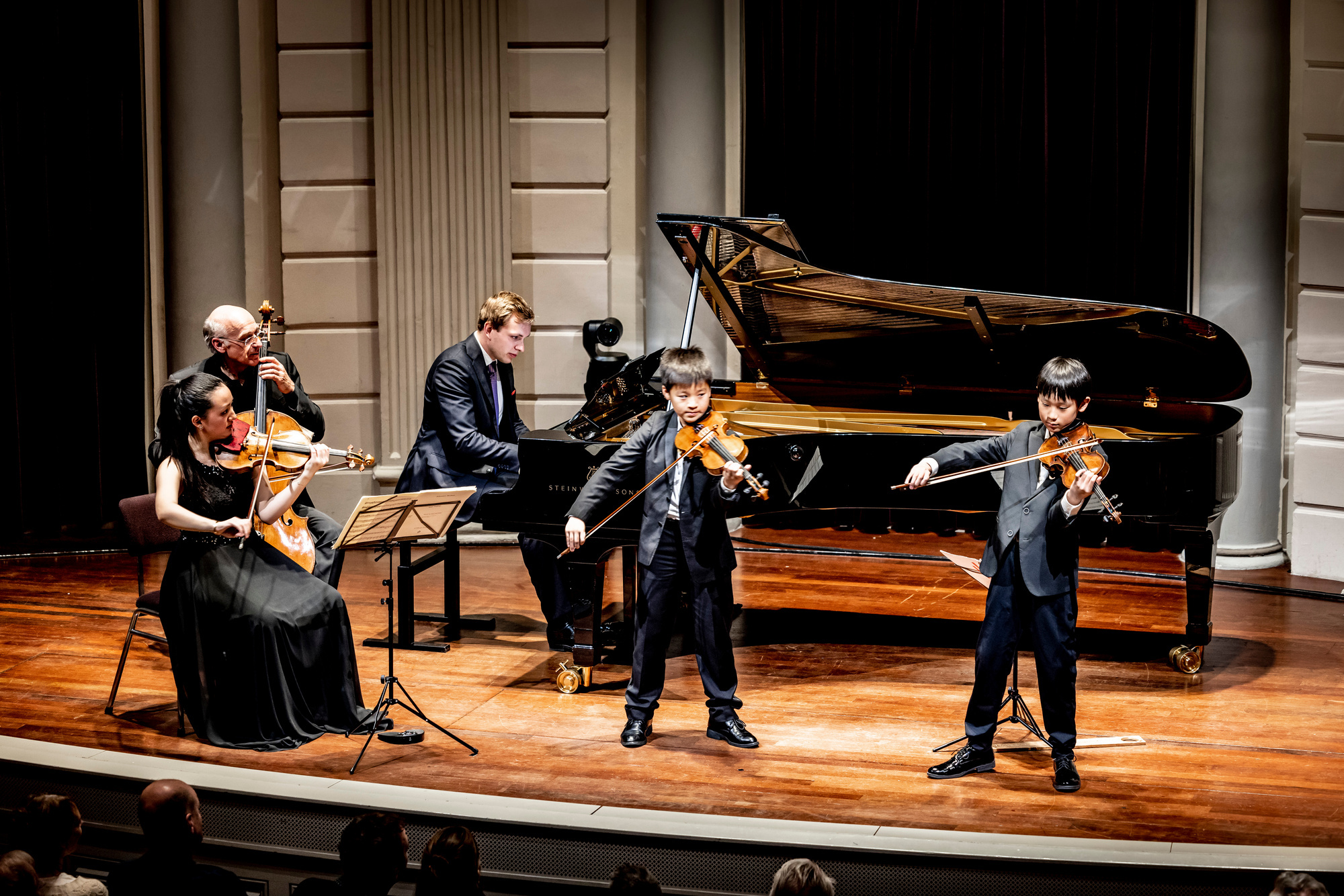 Jonge musici tijdens een optreden bij de Experience Klassiek Academy